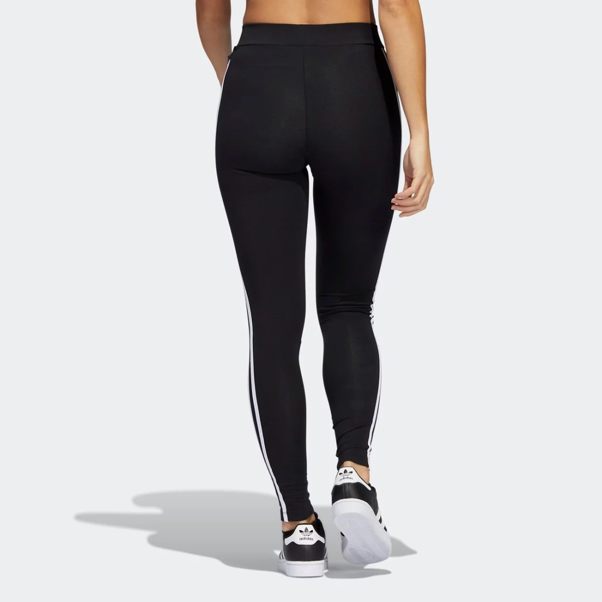 hd2350_app_on-model_back_gradient-huge-665774e1b0585