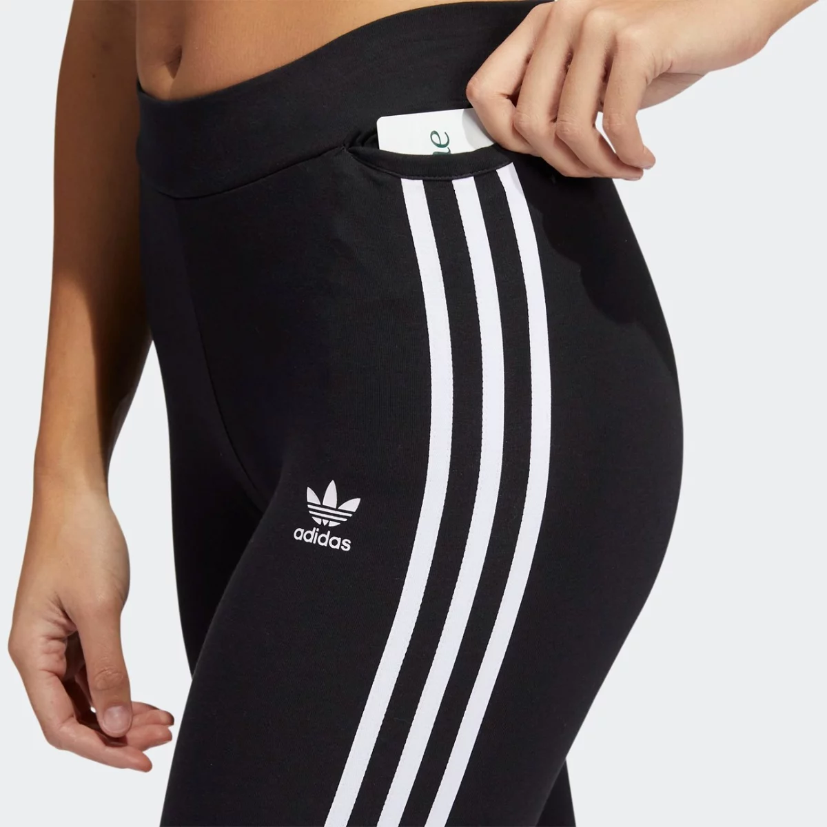 hd2350_app_on-model_detail-1_gradient-huge-665774e5a9865