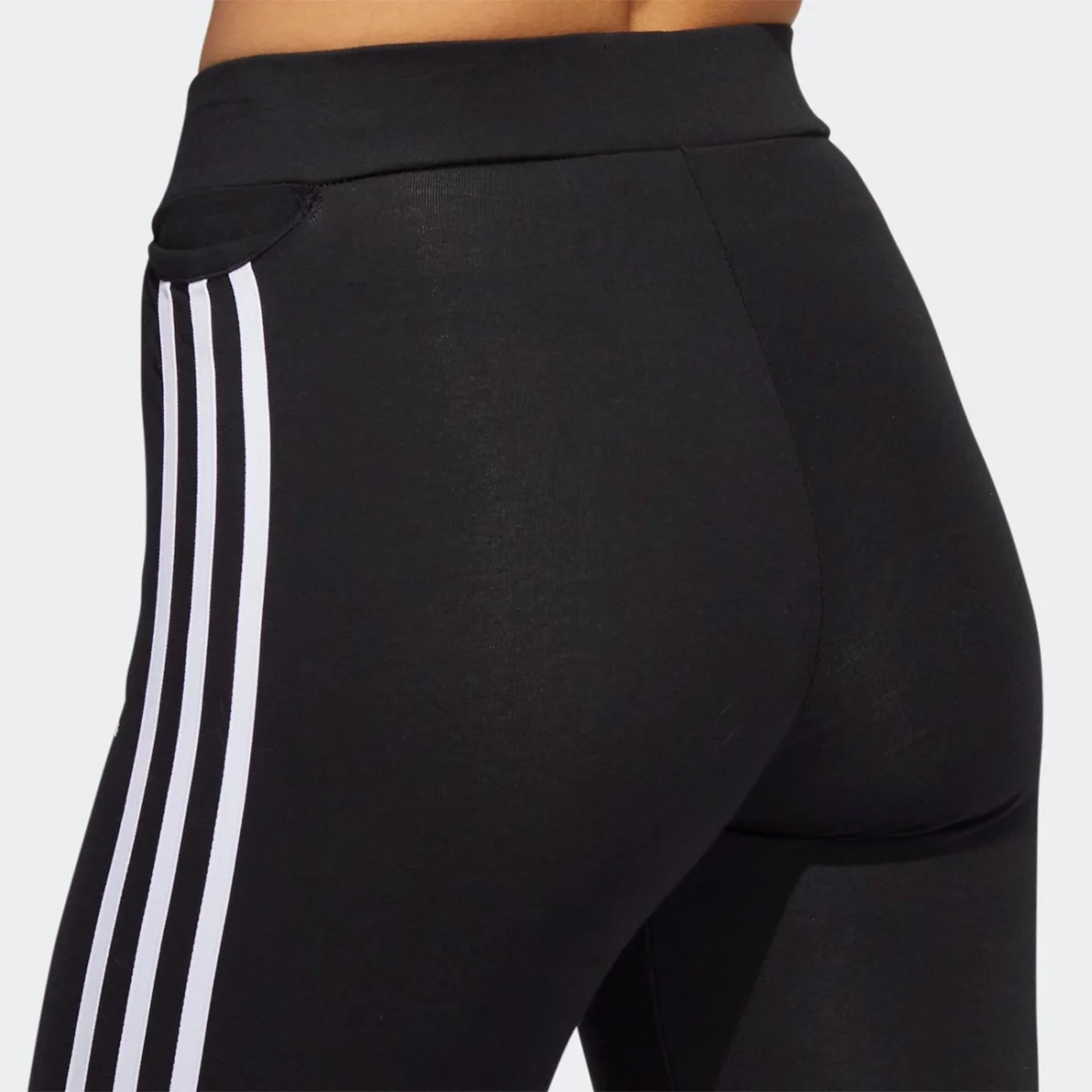 hd2350_app_on-model_detail-2_gradient-huge-665774e8d3d92