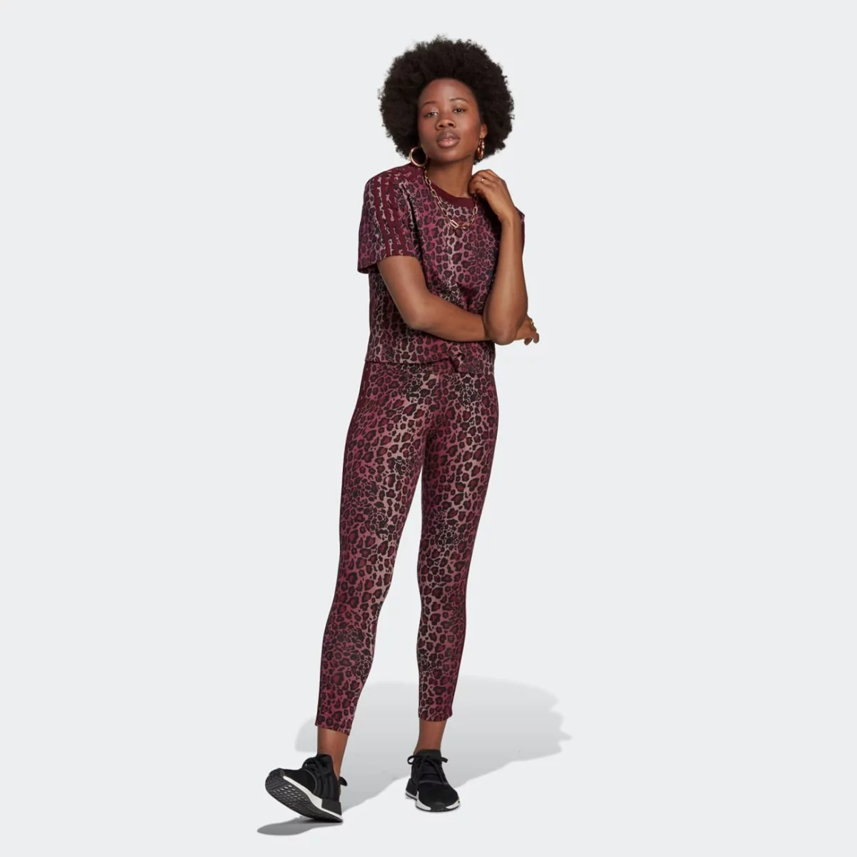 hk5189_6_apparel_on-model_standard-outfit-view_grey-huge-6657948885fbf