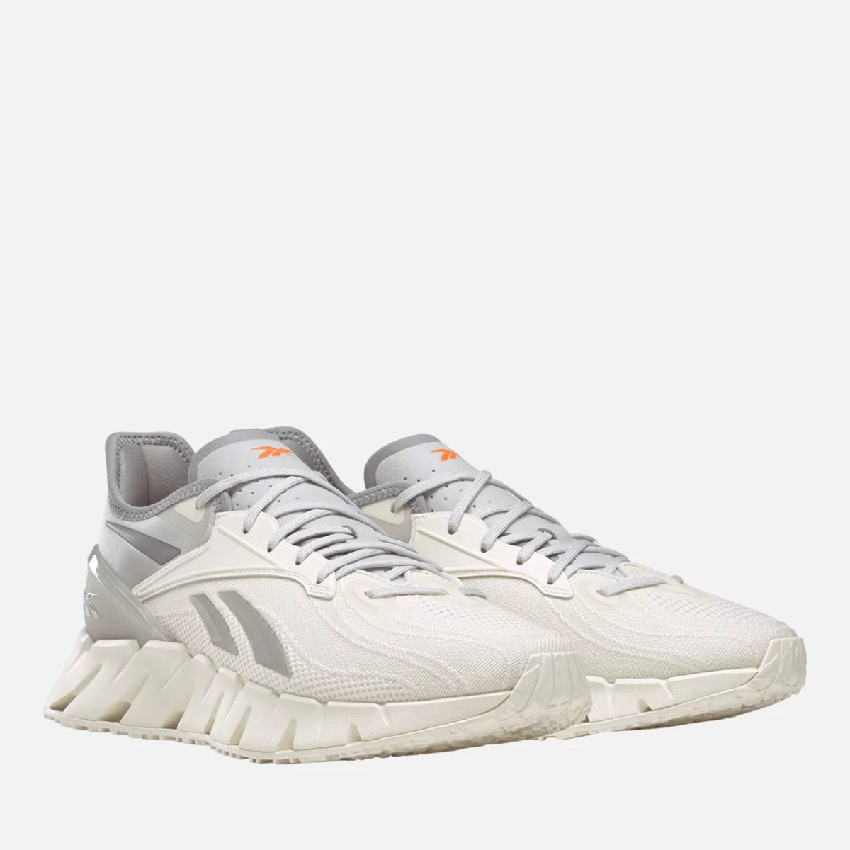 hr1325_5_footwear_photography_front-lateral-top-view_transparent-huge-66582de2580a8