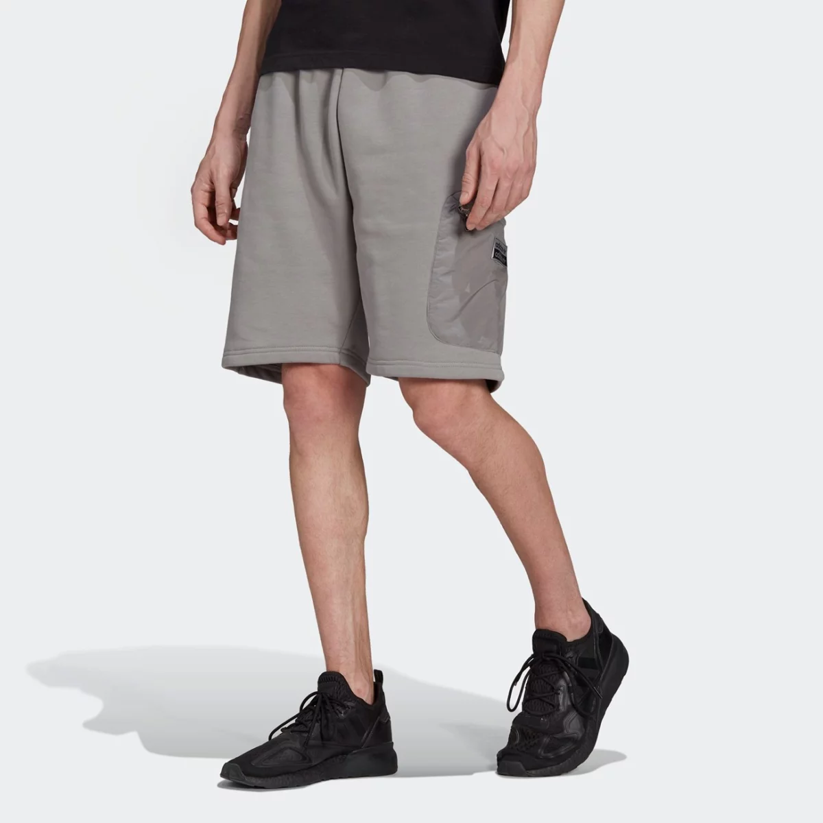 h11448_app_on-model_standard_gradient-huge-665763c521392