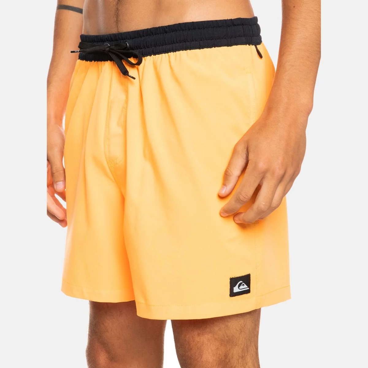eqyjv03855_quiksilver-v_rqc0_frt1-huge-66578788bc213