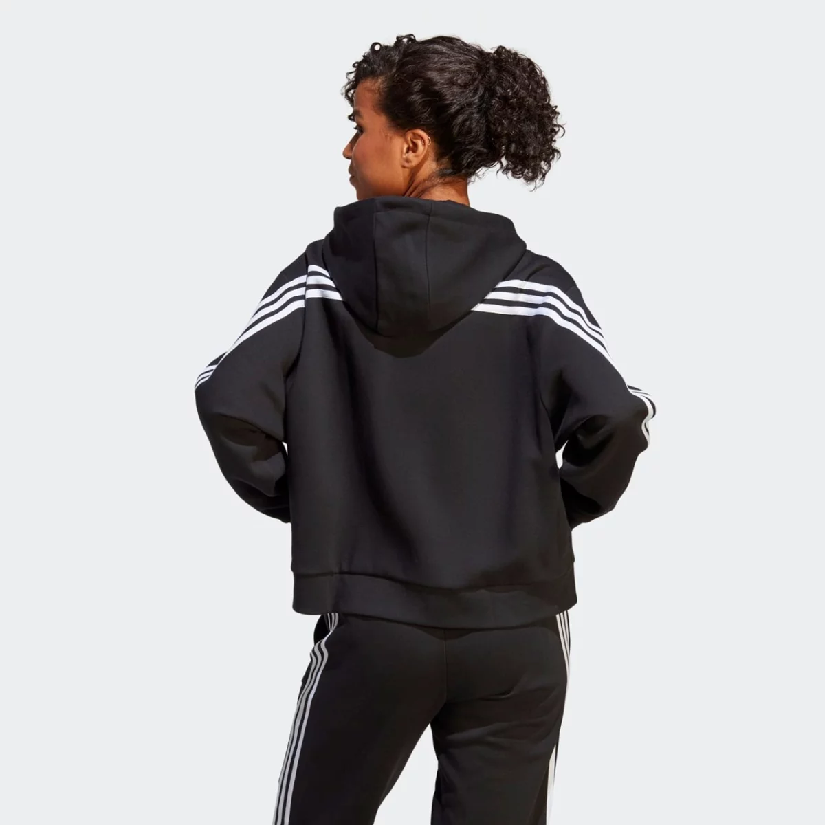 ht4715_5_apparel_on-model_back-view_grey-huge-6657a110e5c9b