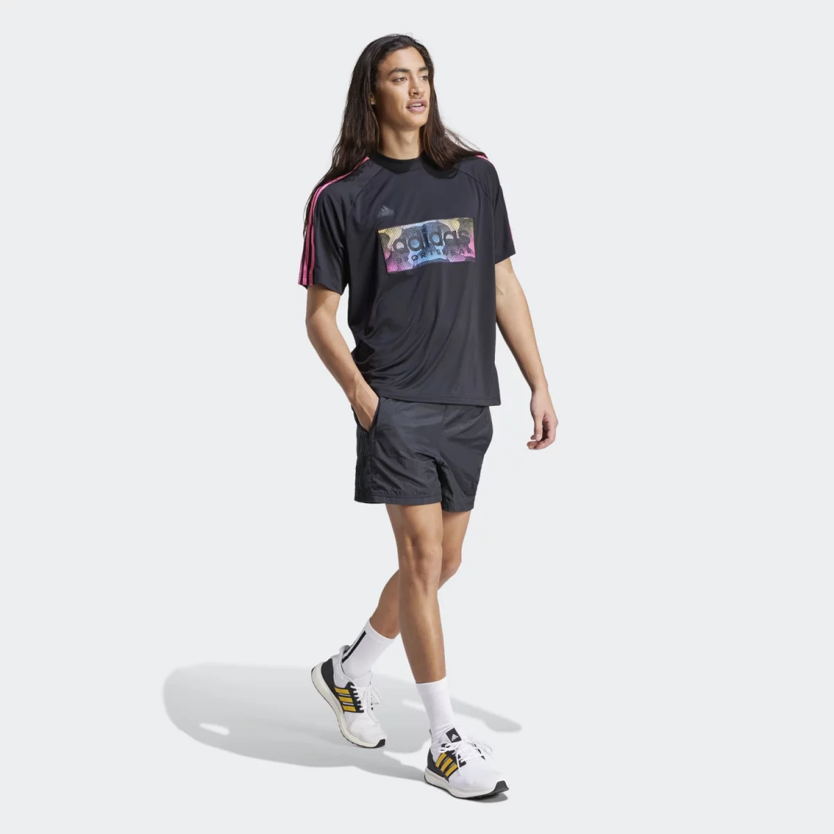 667eb1d58b942IP3781_6_APPAREL_On_Model_Walking_View_grey
