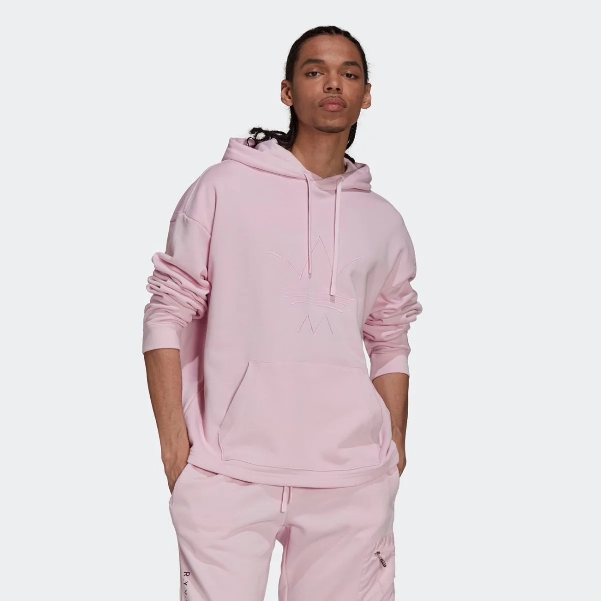 h11445_app_on-model_standard_gradient-huge-665763d120f55
