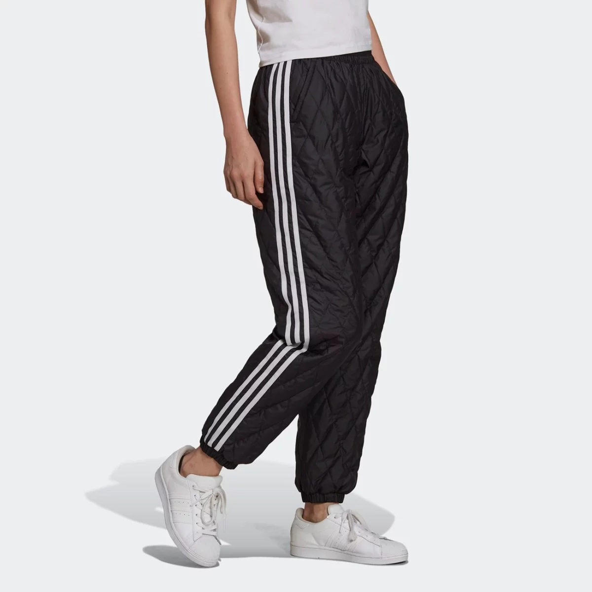 h43918_app_on-model_walking_gradient-huge-6657645f878c0