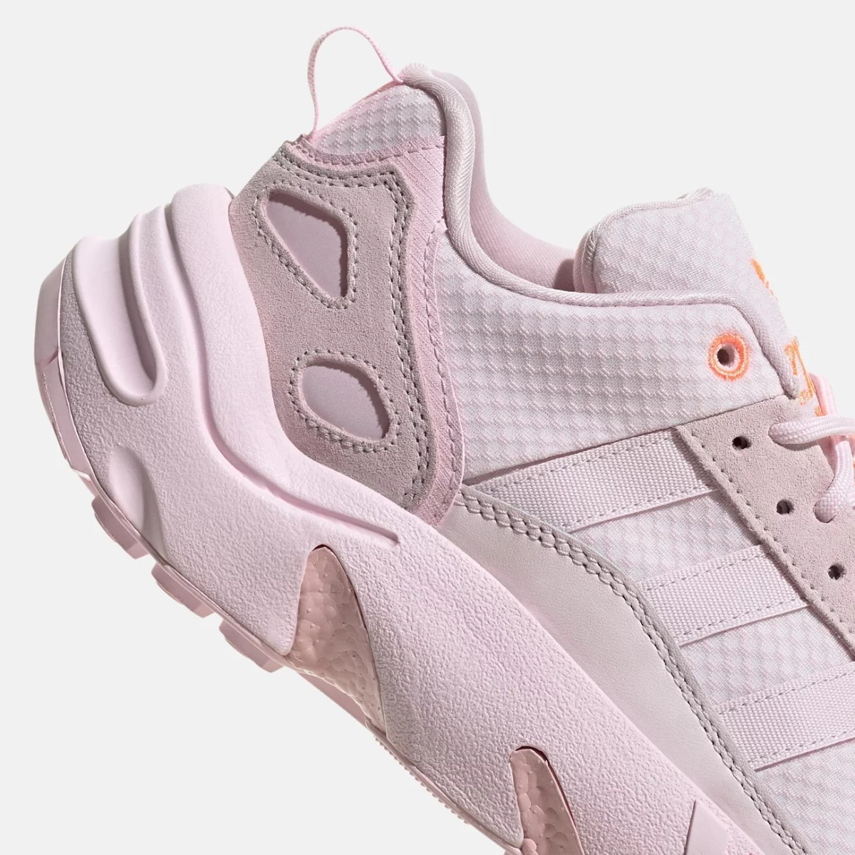 gy6712_9_footwear_photography_detail-view-2_transparent-huge-665808c937bc7