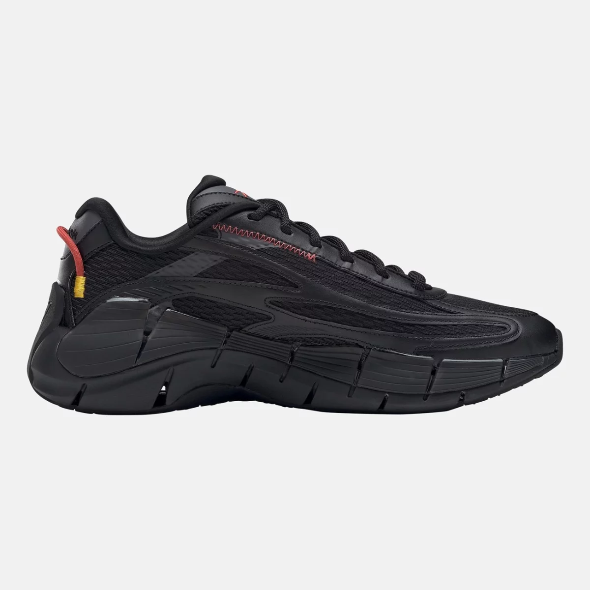 gx0504_4_footwear_photography_side-medial-center-view_transparent-huge-66580ba7309c4