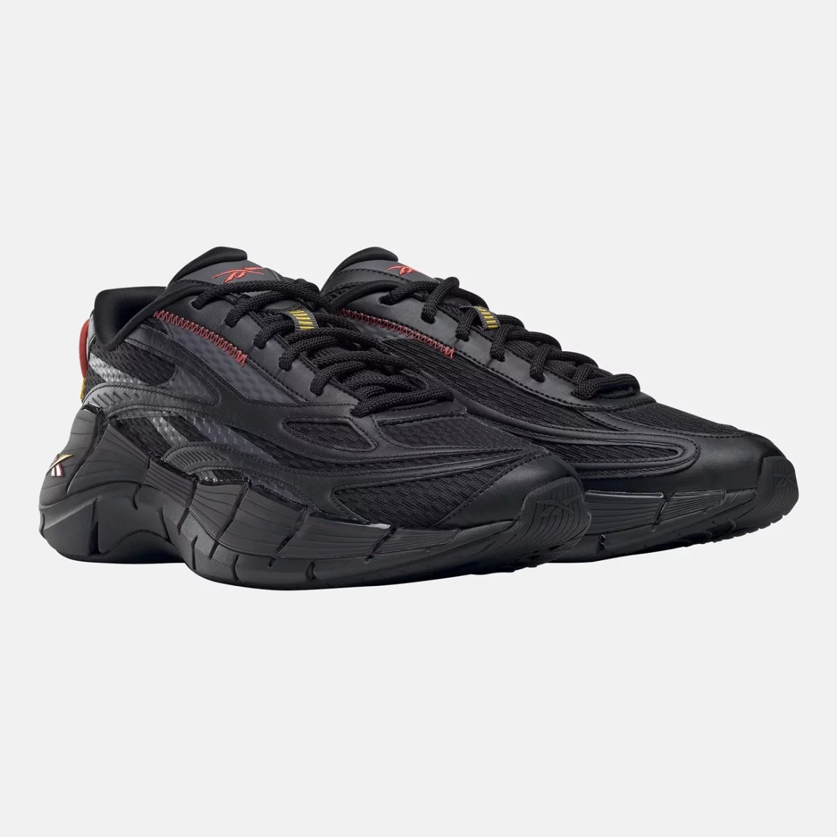 gx0504_5_footwear_photography_front-lateral-top-view_transparent-huge-66580ba40fef4