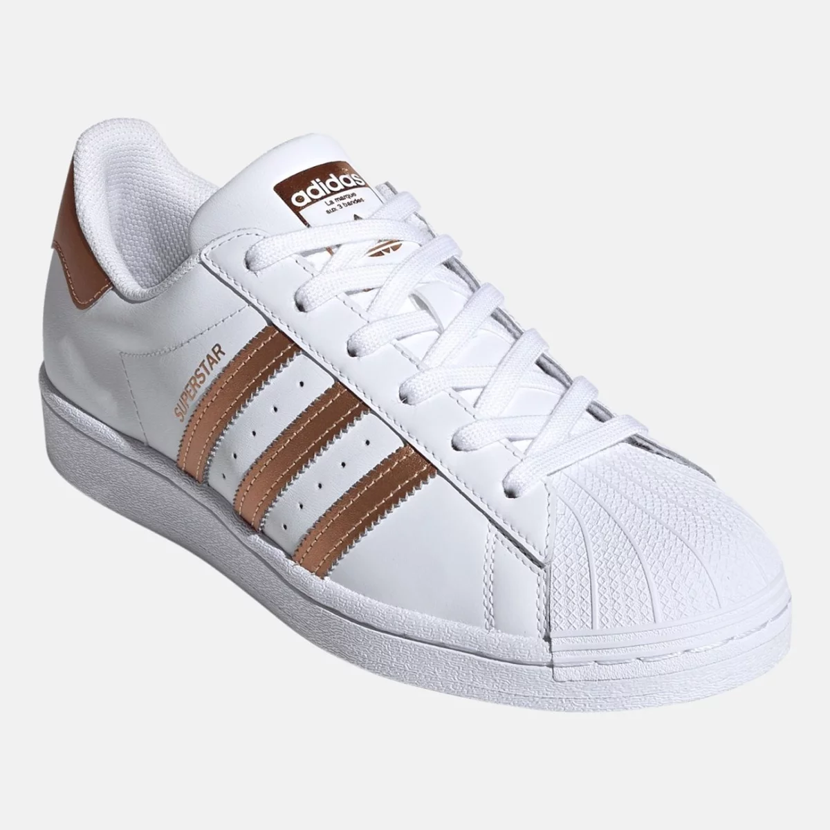 fx7484_6_footwear_photography_front-lateral-top-view_transparent-huge-6657edcb30e98