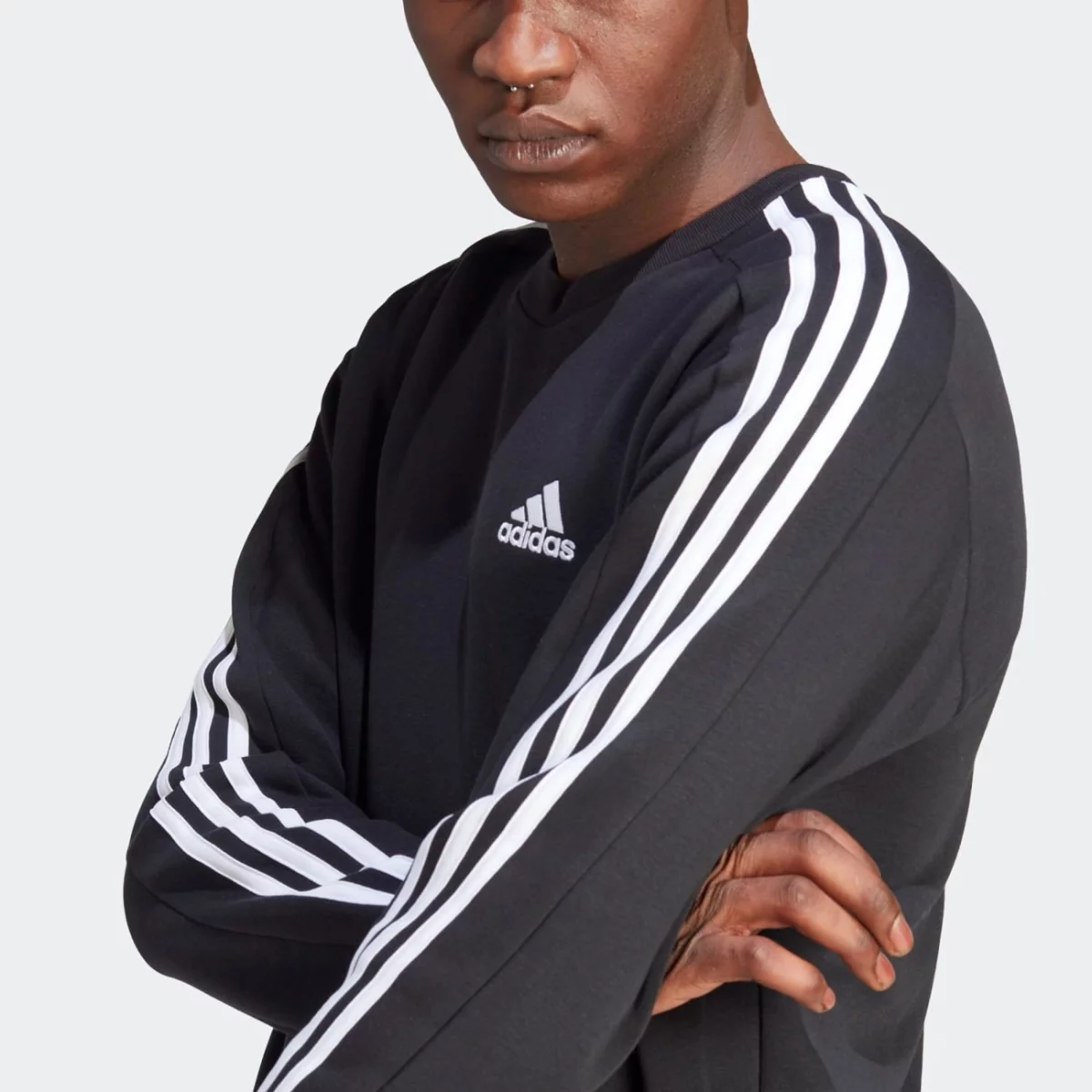 ib4027_7_apparel_on-model_detail-view-1_grey-huge-6657a7f043e4c