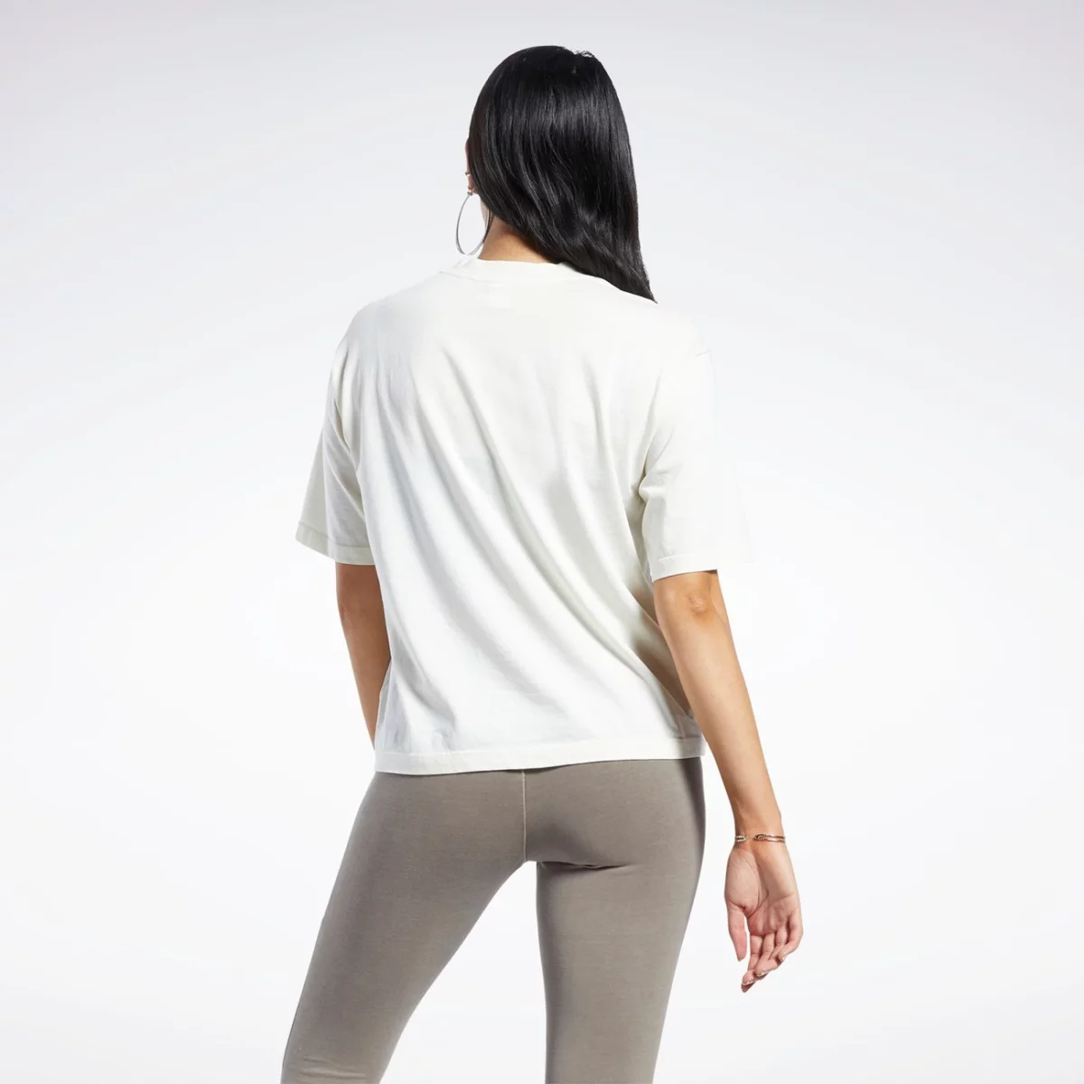 hh9704_4_apparel_on-model_back-view_grey-huge-66579236628ca