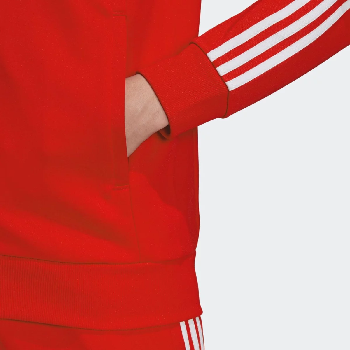 gf0196_app_on-model_detail-2_gradient-huge-665755abd7ba7