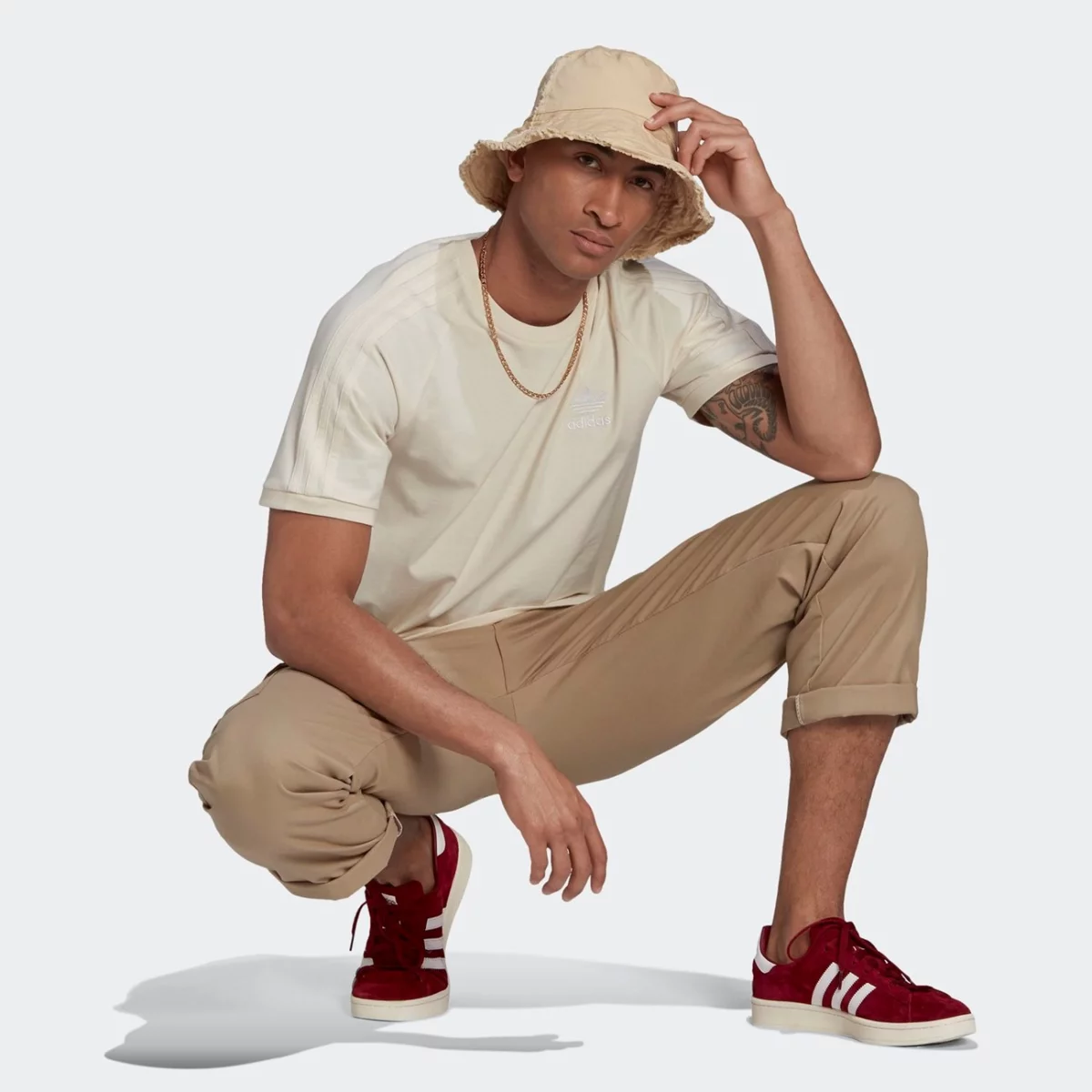 gn4187_app_on-model_standard-outfit_gradient-huge-665753404ae2c