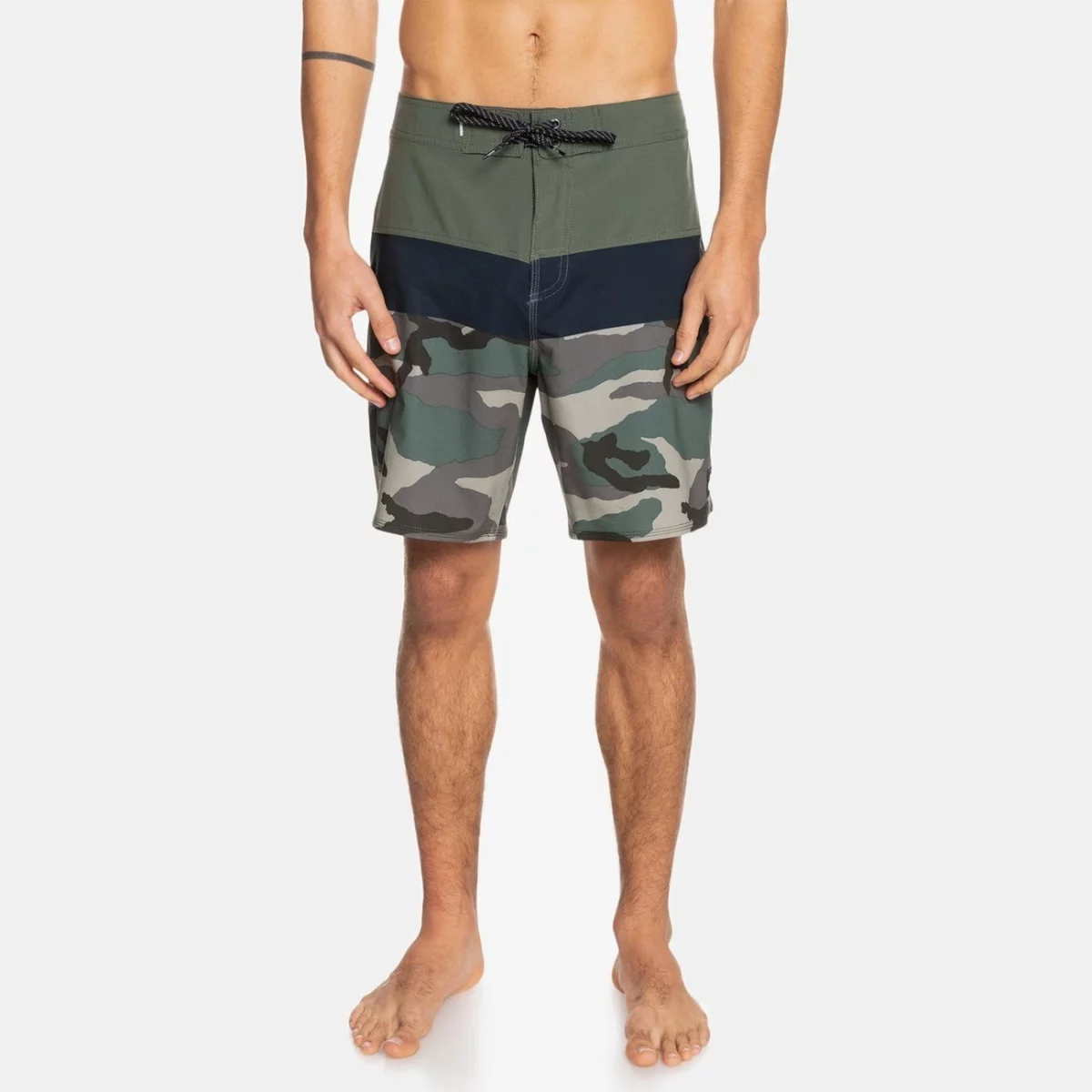 eqybs04584_quiksilver-w_cqy6_frt1-huge-665757b79e5d7
