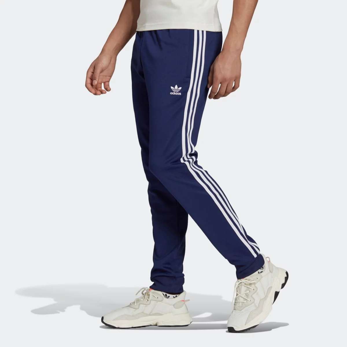 adicolor_classics_primeblue_sst_track_pants_mple_h06714_21_model-huge-665762edea5a5