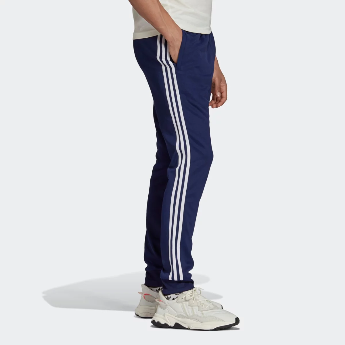 adicolor_classics_primeblue_sst_track_pants_mple_h06714_25_model-huge-665762f12c8da