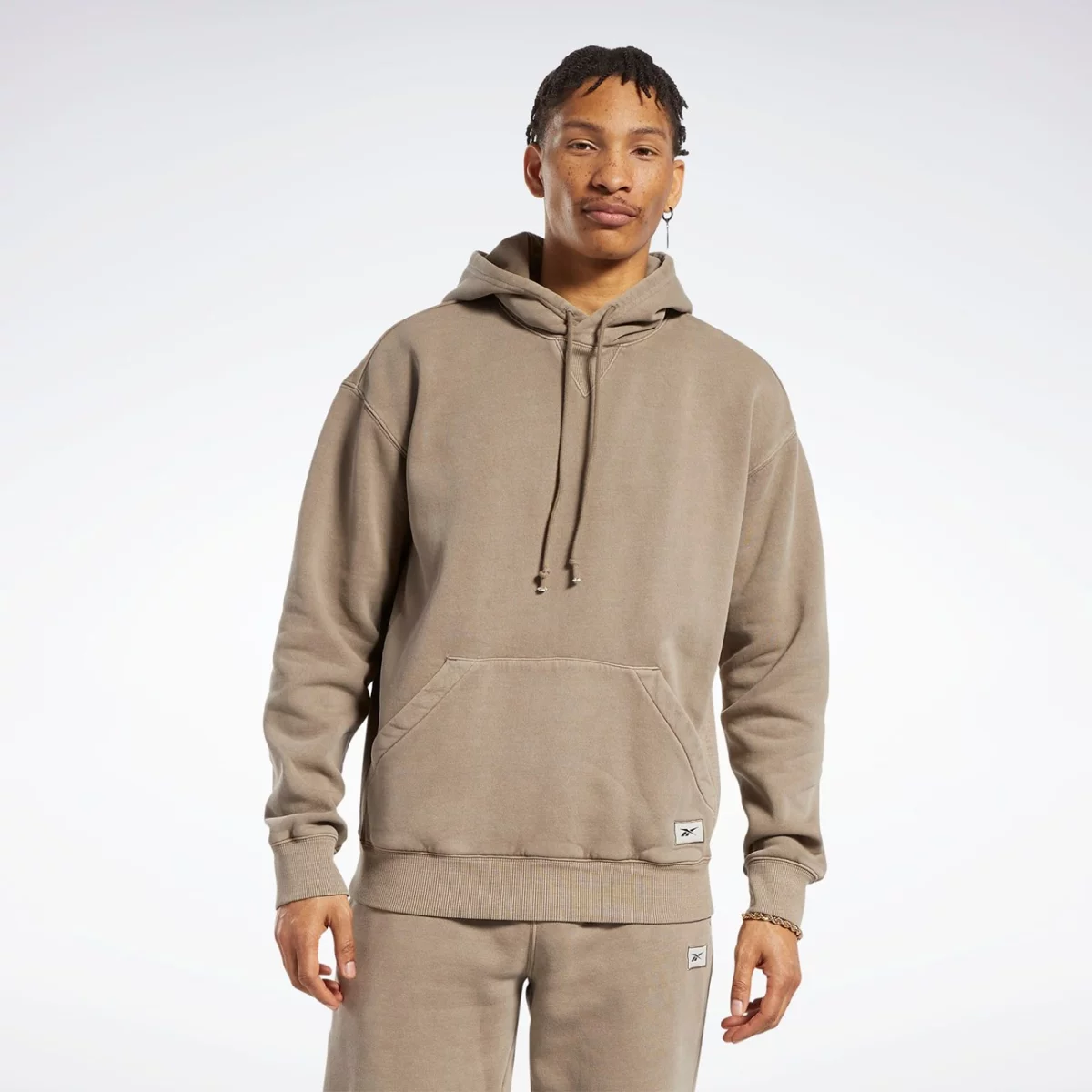 hm5361_3_apparel_on-model_standard-view_grey-huge-665791bede460