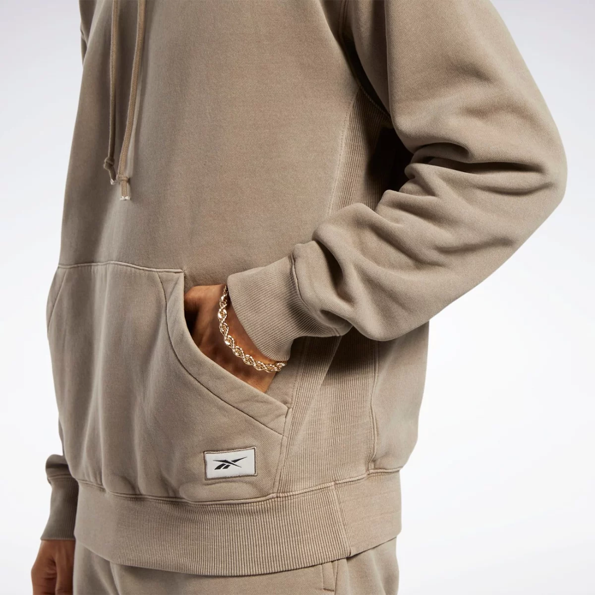 hm5361_6_apparel_on-model_detail-view-1_grey-huge-665791c343e31