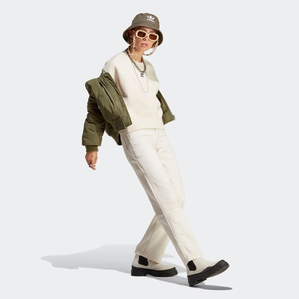 ia6502_6_apparel_on-model_walking-view_grey-huge-6657b24c7af08