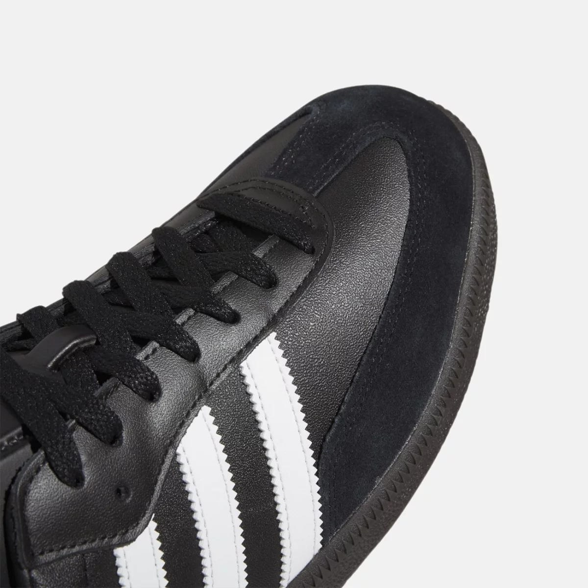 019000_7_footwear_photography_detail-view-1_transparent-huge-665843bbcaa0d