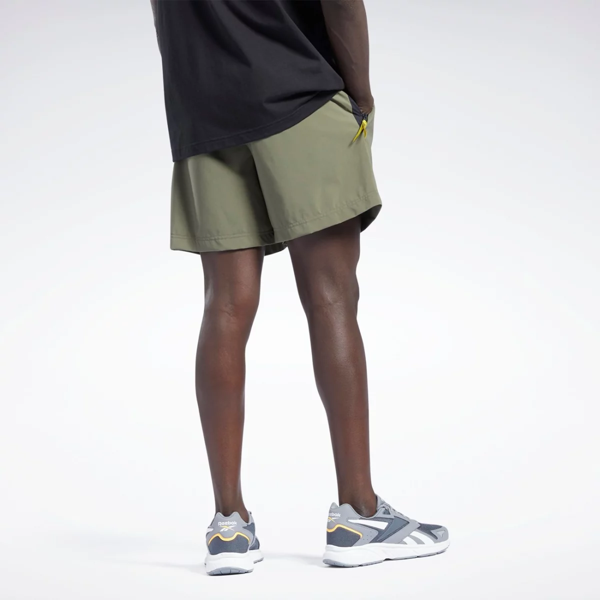 h54406_app_on-model_back_gradient-huge-665778979d805