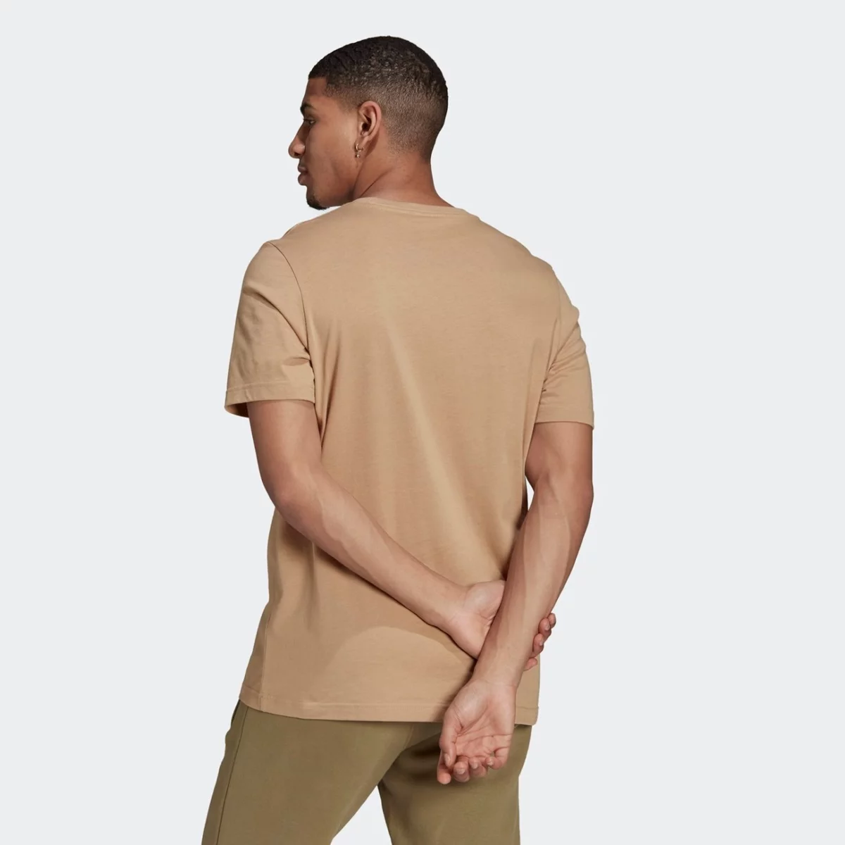 h34634_app_on-model_back_gradient-huge-6657660539d76