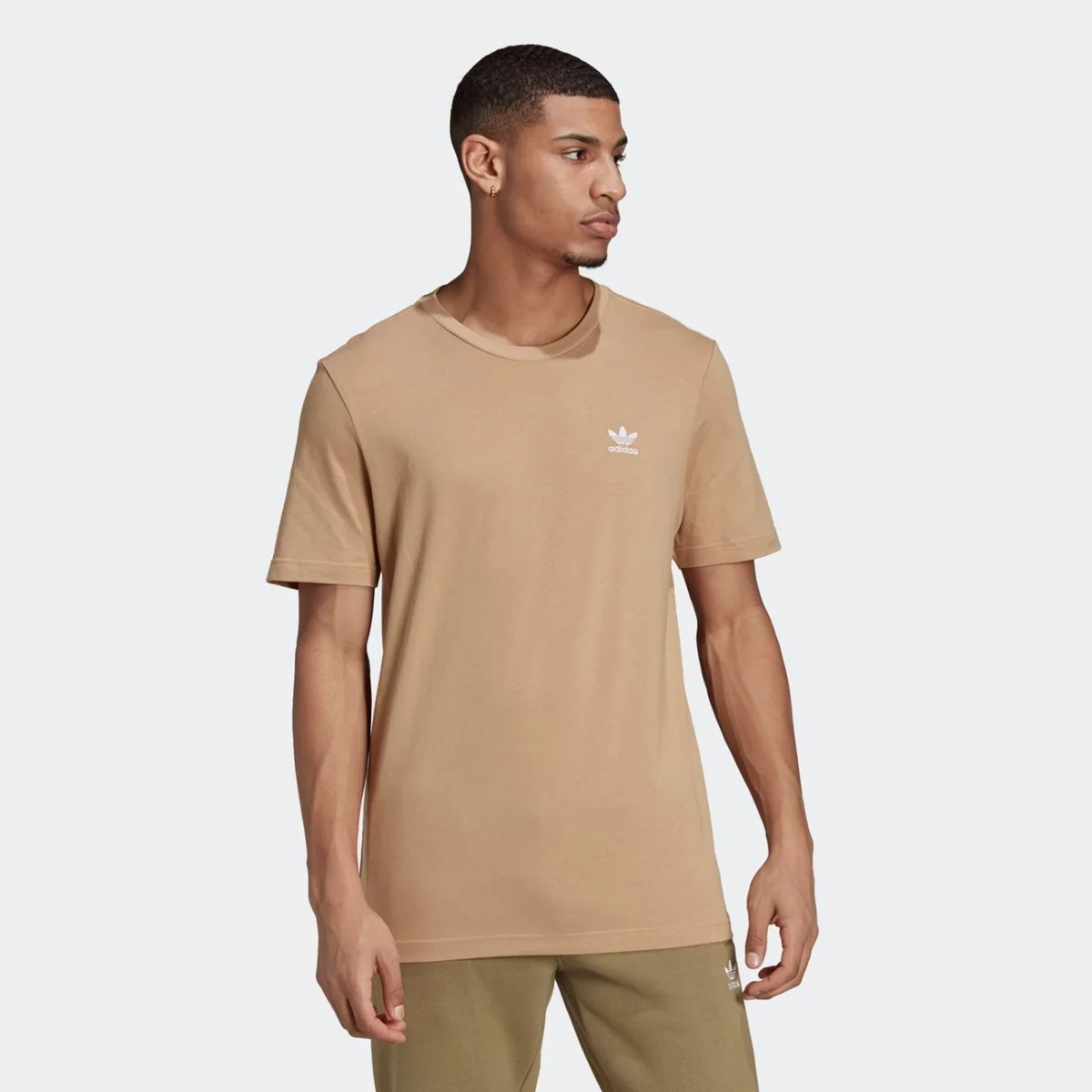 h34634_app_on-model_standard_gradient-huge-6657660a4f8ca