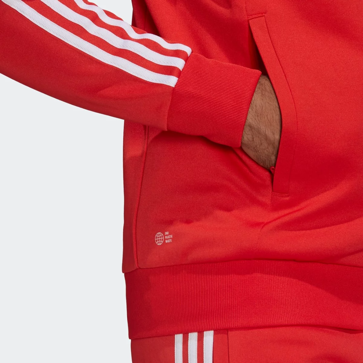 hf2124_app_on-model_detail-2_gradient-huge-665775c87a9de