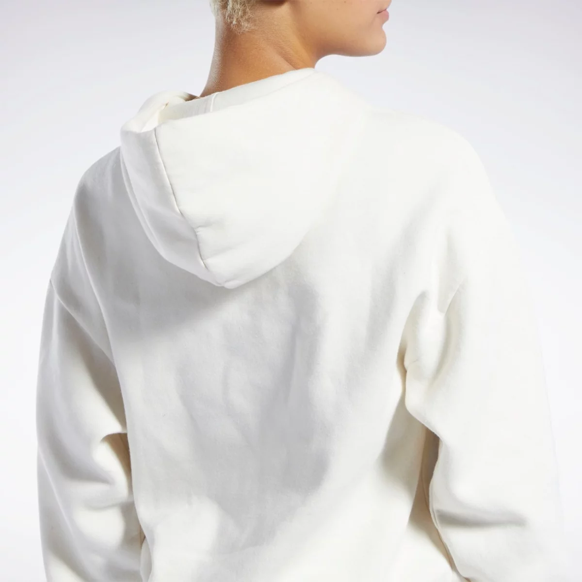 hh9711_7_apparel_on-model_detail-view-2_grey-huge-66579232b8b8e