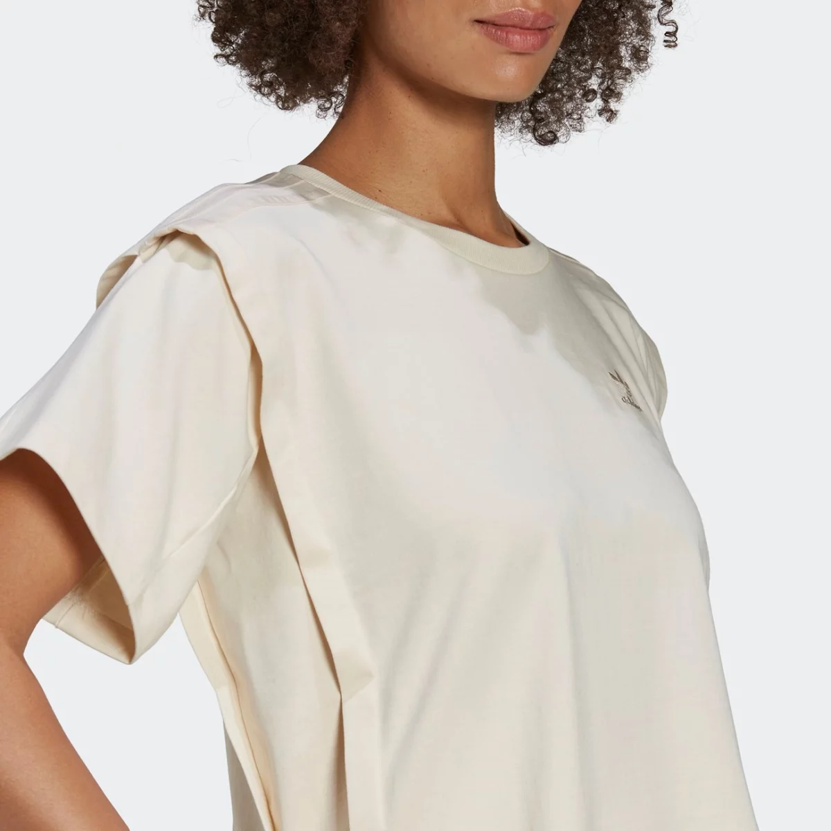 hc2013_app_on-model_detail-2_gradient-huge-665779bd3cc42