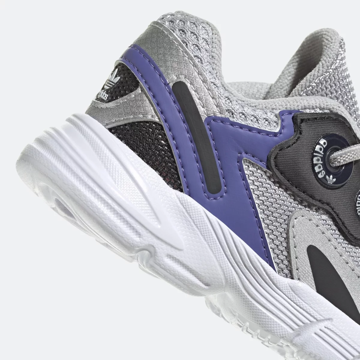 gy3348_9_footwear_photography_detail-view-2_transparent-huge-665806c360bcc