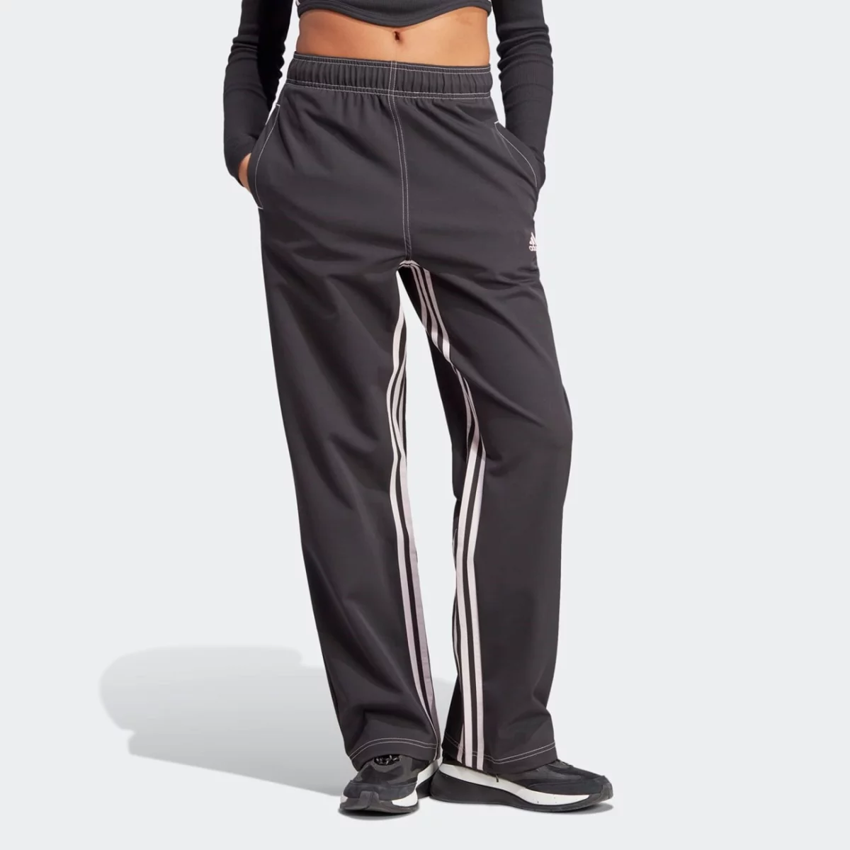 ia3143_3_apparel_on-model_standard-view_grey-huge-6657a7c150e6a