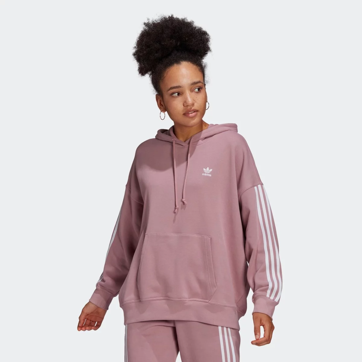 hb9531_app_on-model_standard_gradient-huge-66577a7a58d51