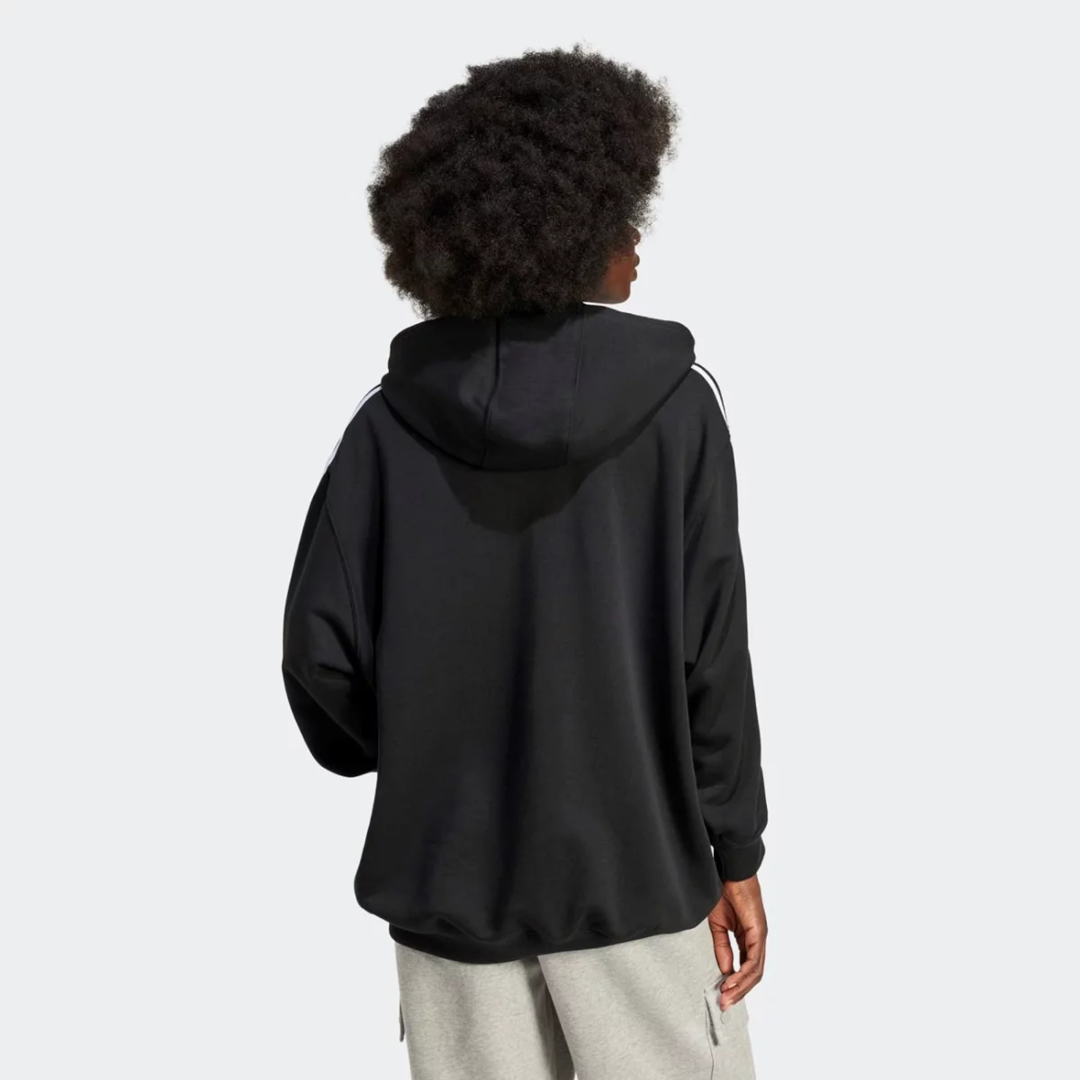 iu2418_5_apparel_on-model_back-view_grey-huge-6657b1ff1d2f1