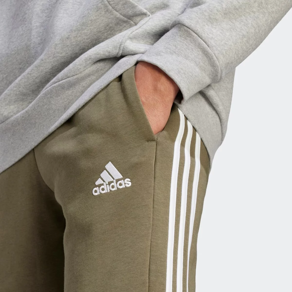 ij8925_6_apparel_on-model_detail-view-1_grey-huge-6657a662ac265
