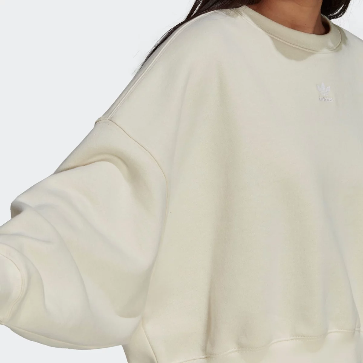 h40022_app_on-model_detail-2_gradient-huge-665778f1d3308