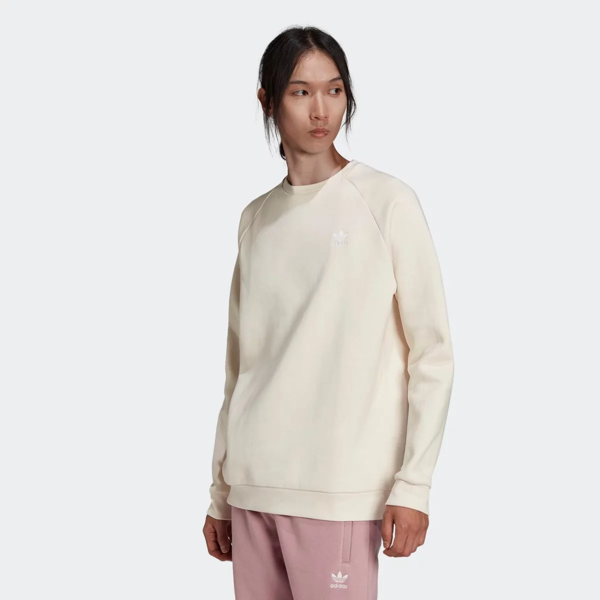 he9428_3_apparel_on-model_standard-view_grey-huge-665794113c5fa