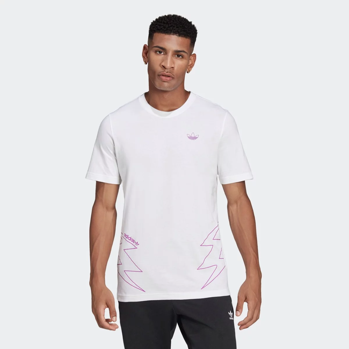 he4713_app_on-model_standard_gradient-huge-66577685c9ef0