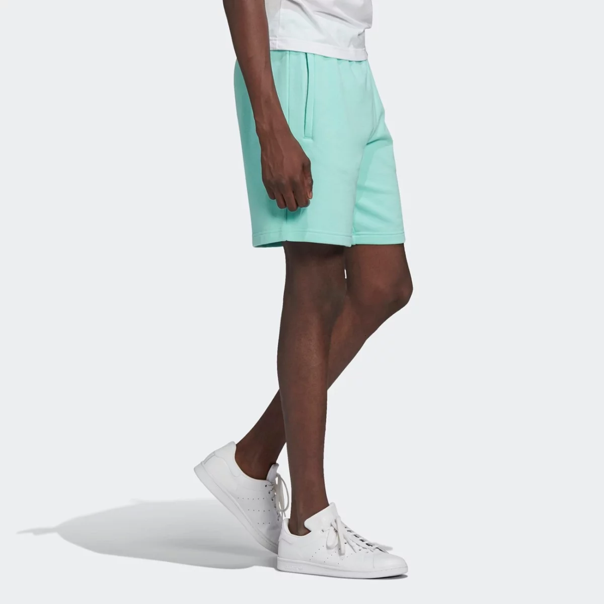 h39974_app_on-model_walking_gradient-huge-665753fe7f2ae