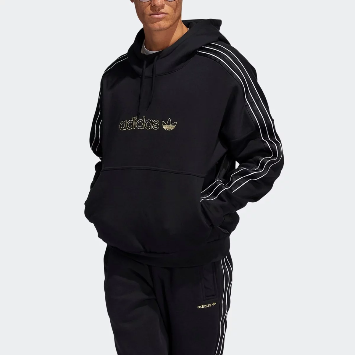 h31284_app_on-model_front_gradient-huge-6657652d1d0c6
