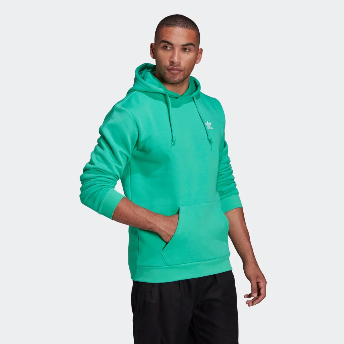 he9420_app_on-model_walking_gradient-huge-665776b8d4a74