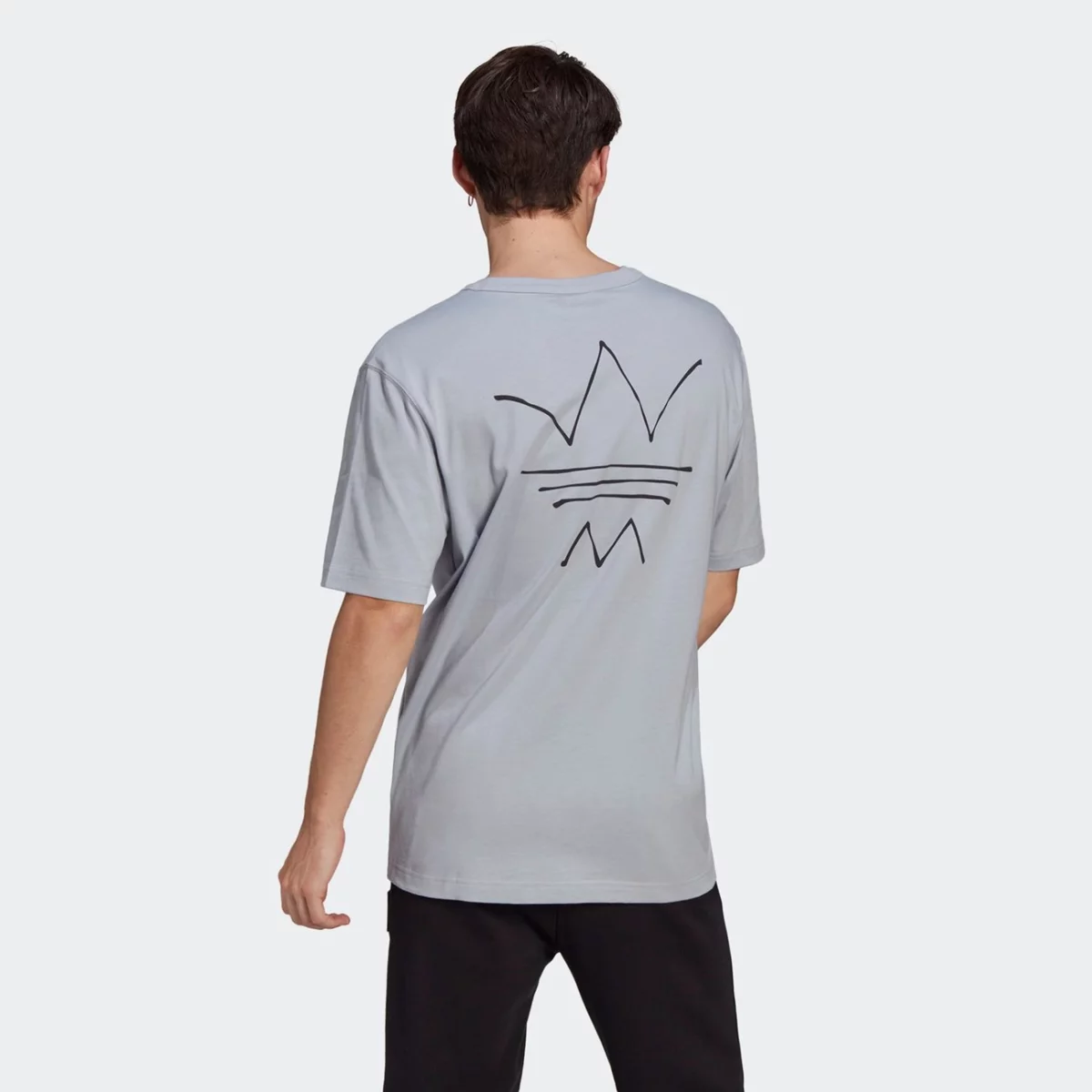 gn3331_app_on-model_back_gradient-huge-66575617521a7