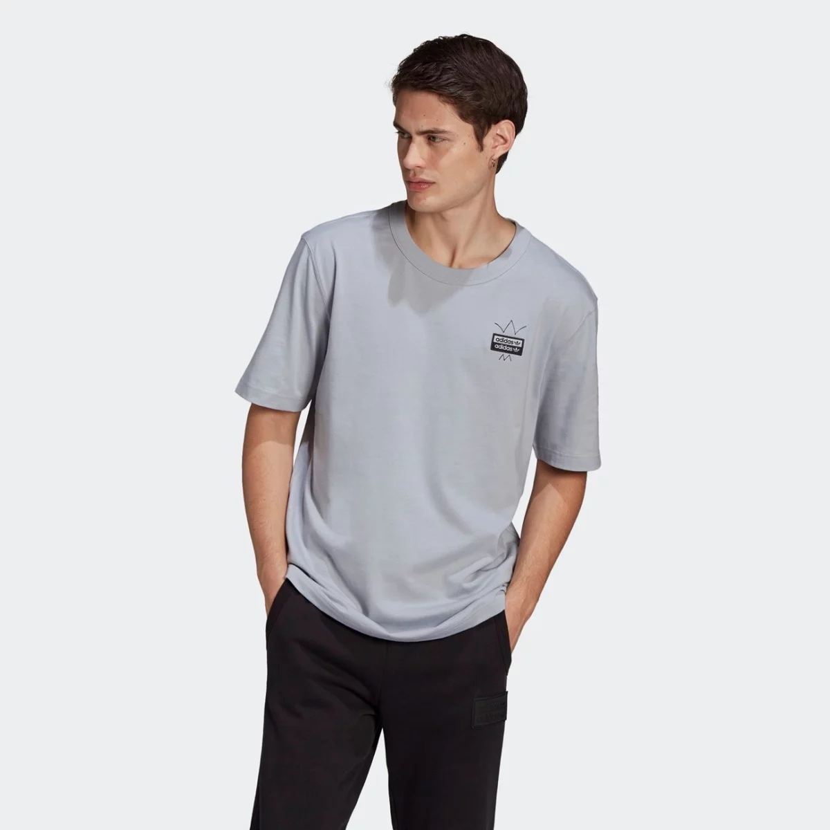 gn3331_app_on-model_standard_gradient-huge-6657561c5c8cf