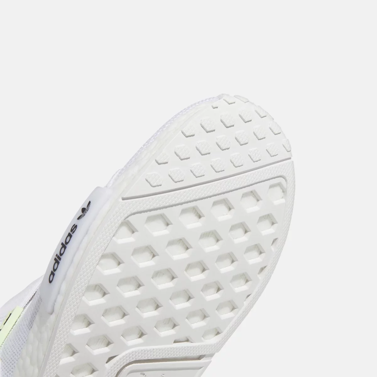 gw5699_9_footwear_photography_detail-view-2_transparent-huge-66580a725e1f8