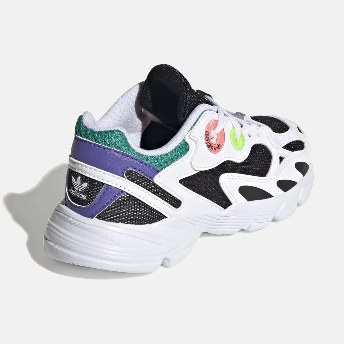 gy3339_7_footwear_photography_back-lateral-top-view_white-huge-665806e1917b4