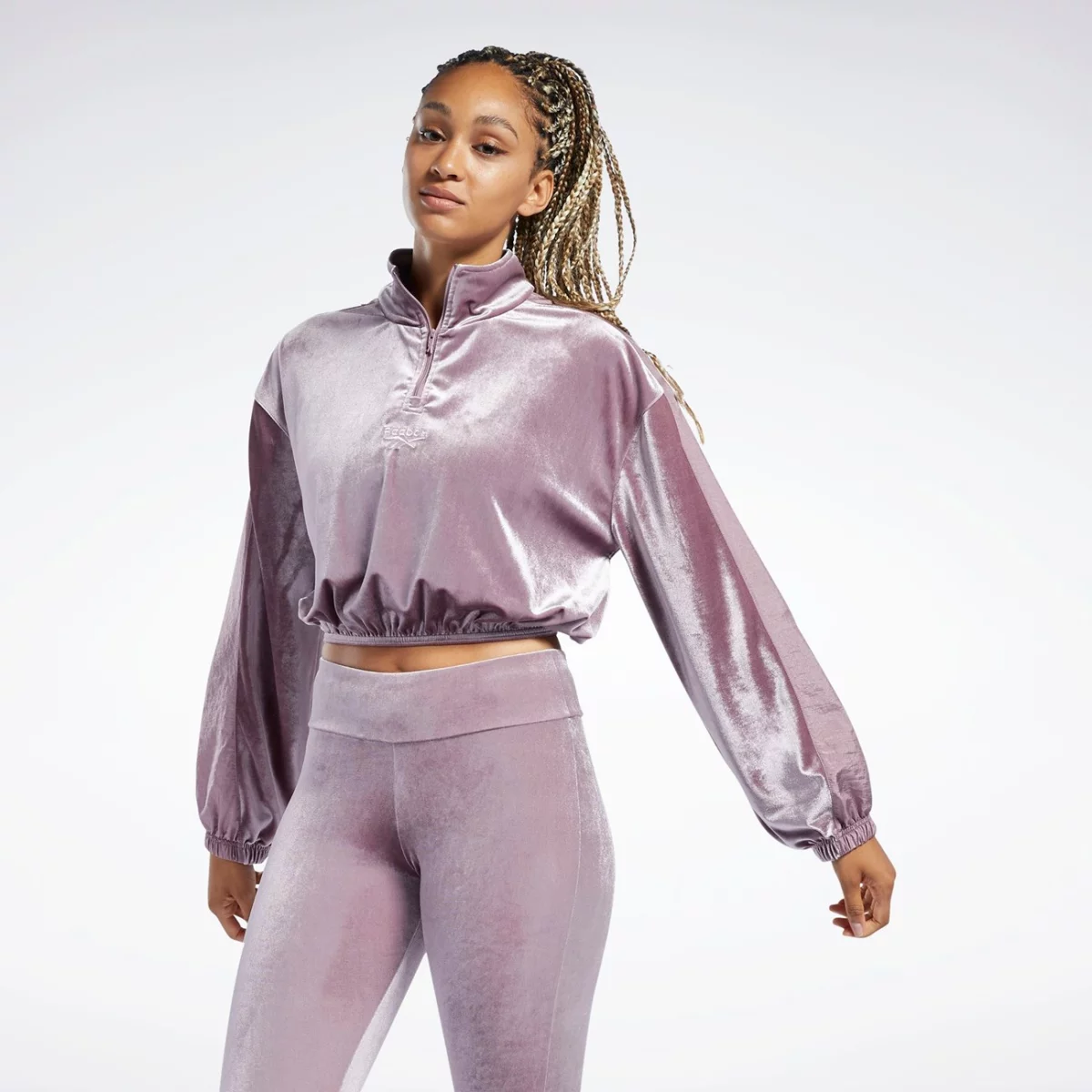 h41349_app_on-model_standard_gradient-huge-665764766a8b0