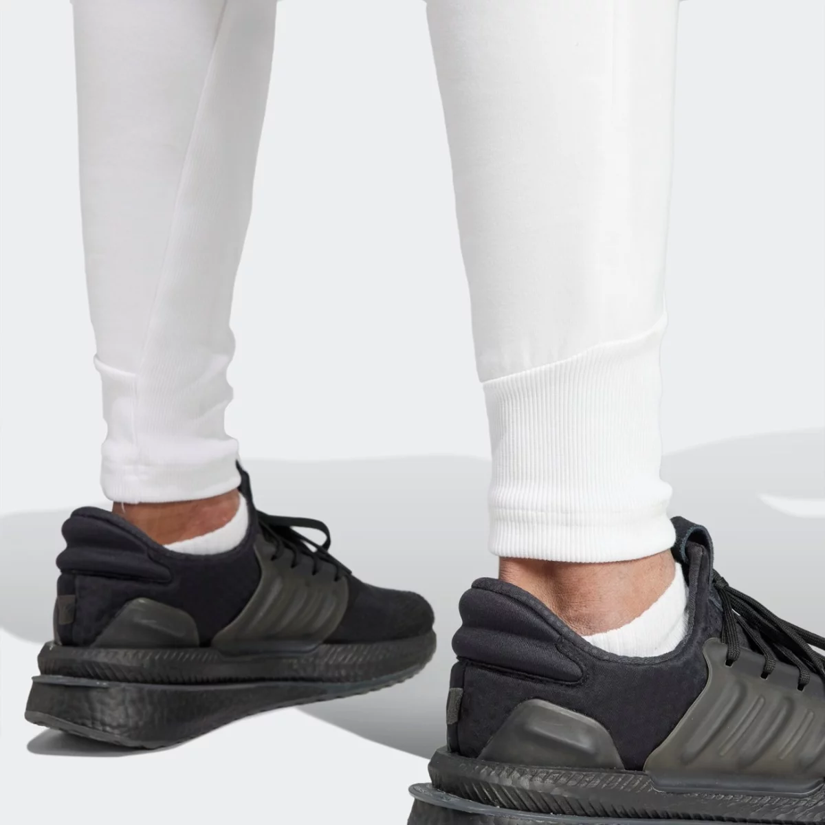 in5105_7_apparel_on-model_detail-view-2_grey-huge-6657a6fd33eda