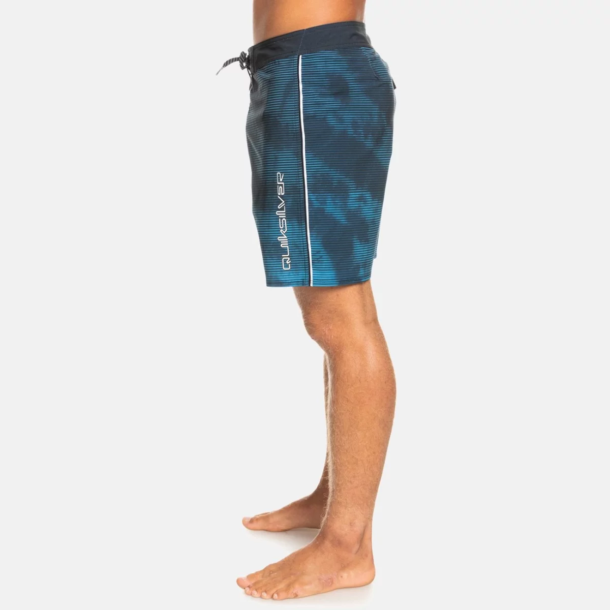 eqybs04660_quiksilver-w_kvj6_frt2-huge-6657875d9fc2b